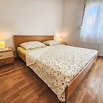 Nyaraló Mirko By Interhome *