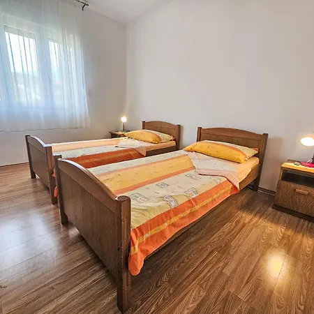 Mirko By Interhome Vinišće